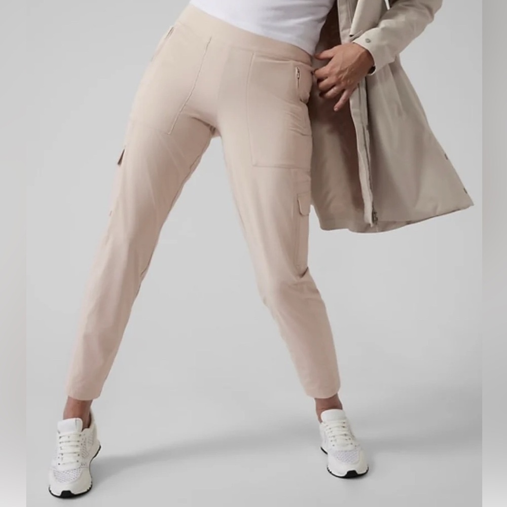 Athleta Tan Chelsea Cargo Lined Pant - Size 2P